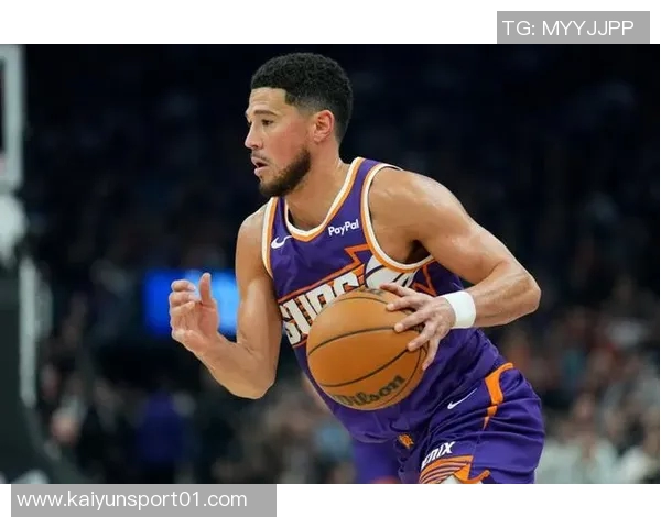 布克强势表现引领球队胜利19投10中斩获31分5篮板3助攻1抢断